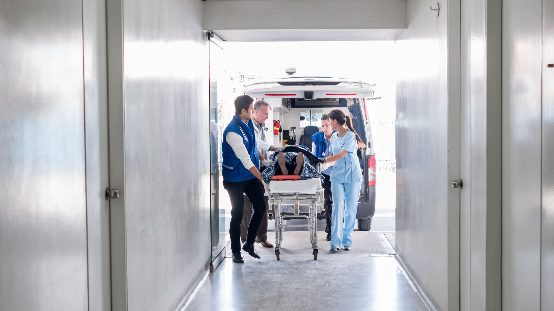 BATERÍA DE PREGUNTAS OFICIALES MÉDICO DE URGENCIA HOSPITALARIA PARA LA PREPARACIÓN DE LA OPE CESM CANARIAS